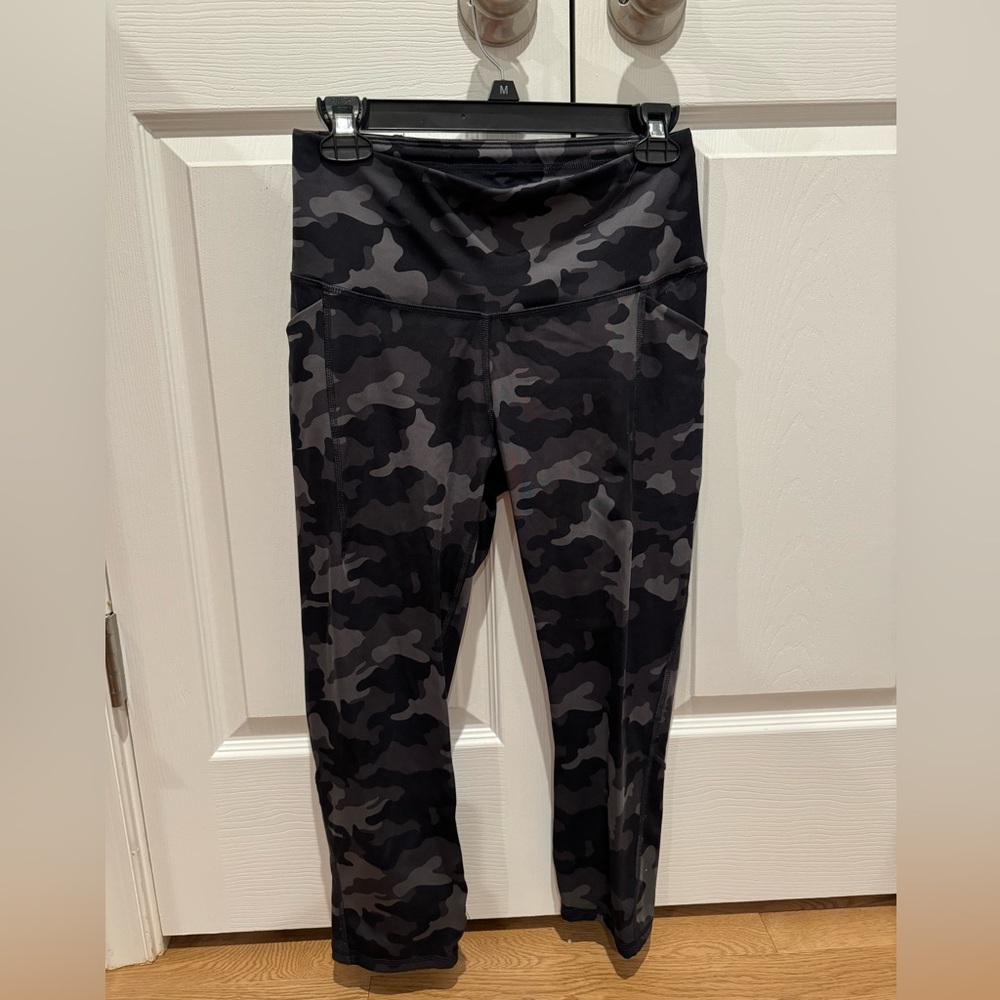All in motion cropped leggings
